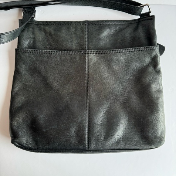 Margot Elegant Black Leather Crossbody Bag - Picture 4 of 7